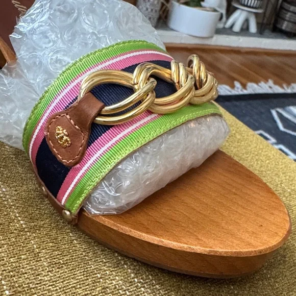 Juicy Couture Wooden Heel Mules with Gold Chain - Picture 6 of 12